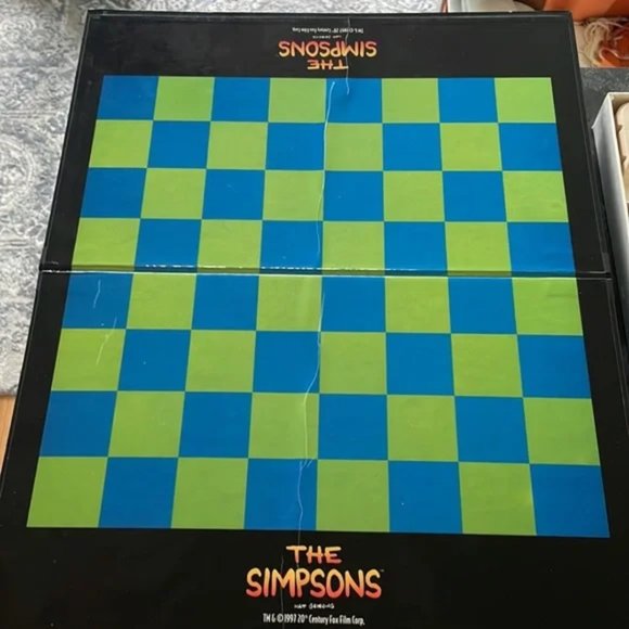 The Simpsons Chess Set - Picture 4 of 5